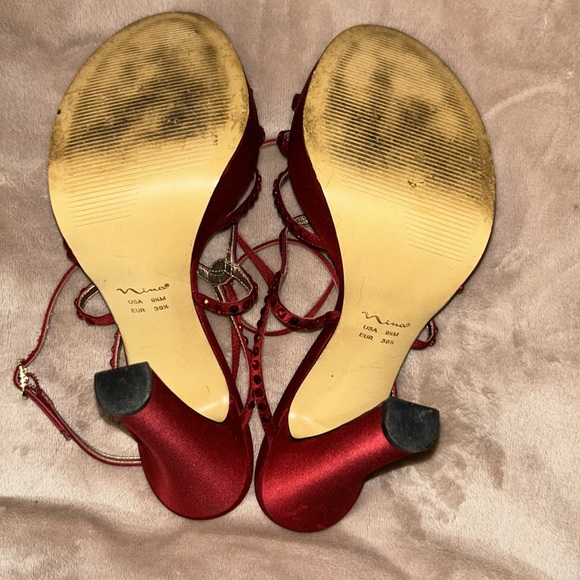 Preowned Nina Satin Red rhinestone Strappy heels Size 9.5 M - Picture 4 of 6